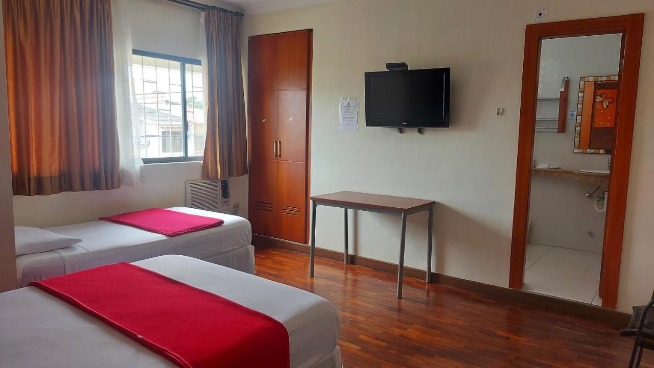 Hotel Murali - Cerca Del Aeropuerto De Гуаякуил Екстериор снимка