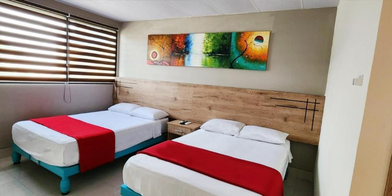 Hotel Murali - Cerca Del Aeropuerto De Гуаякуил Екстериор снимка