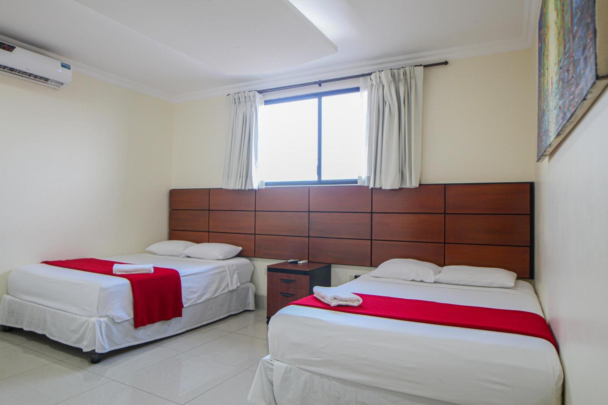 Hotel Murali - Cerca Del Aeropuerto De Гуаякуил Екстериор снимка
