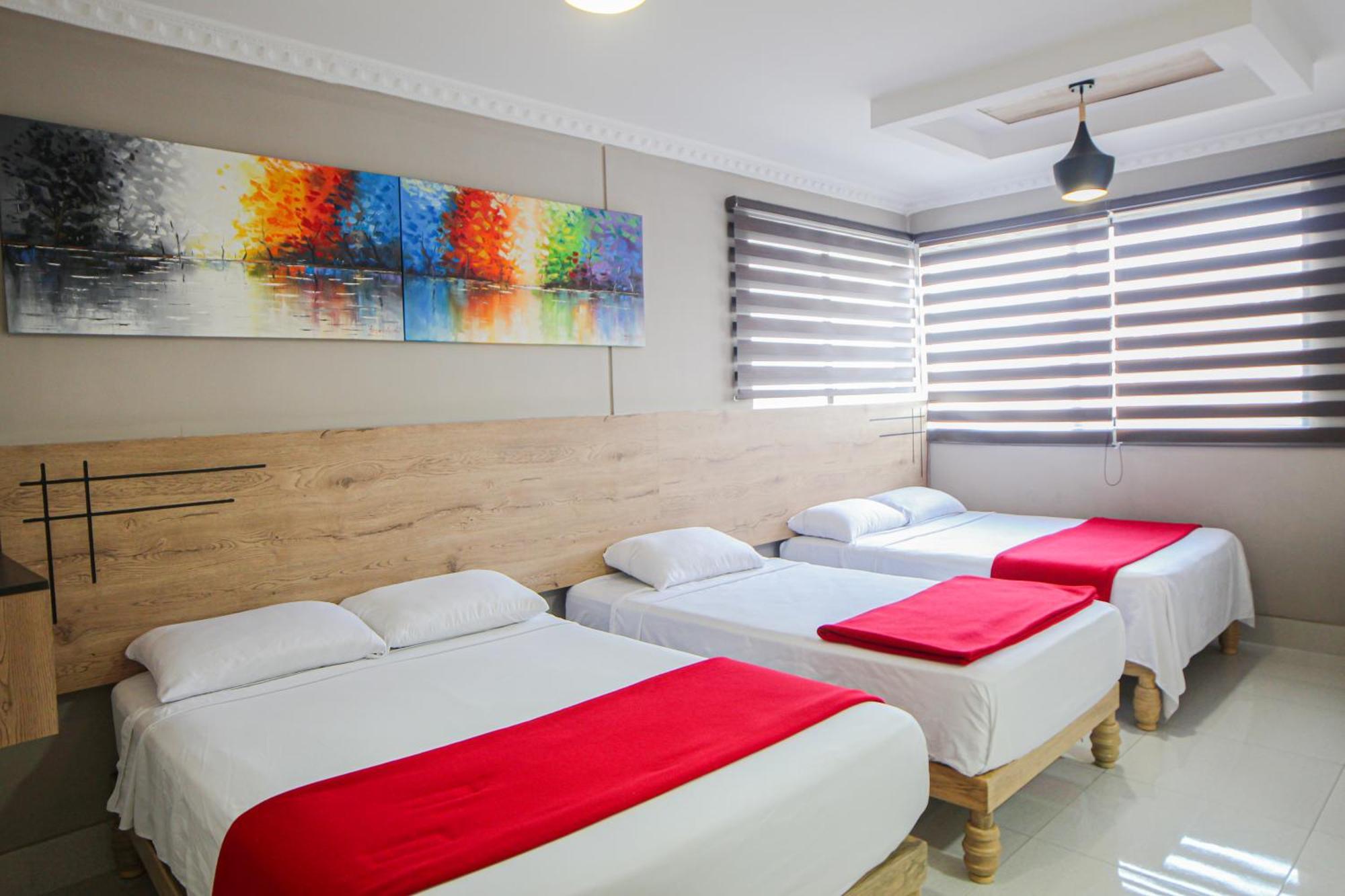 Hotel Murali - Cerca Del Aeropuerto De Гуаякуил Екстериор снимка