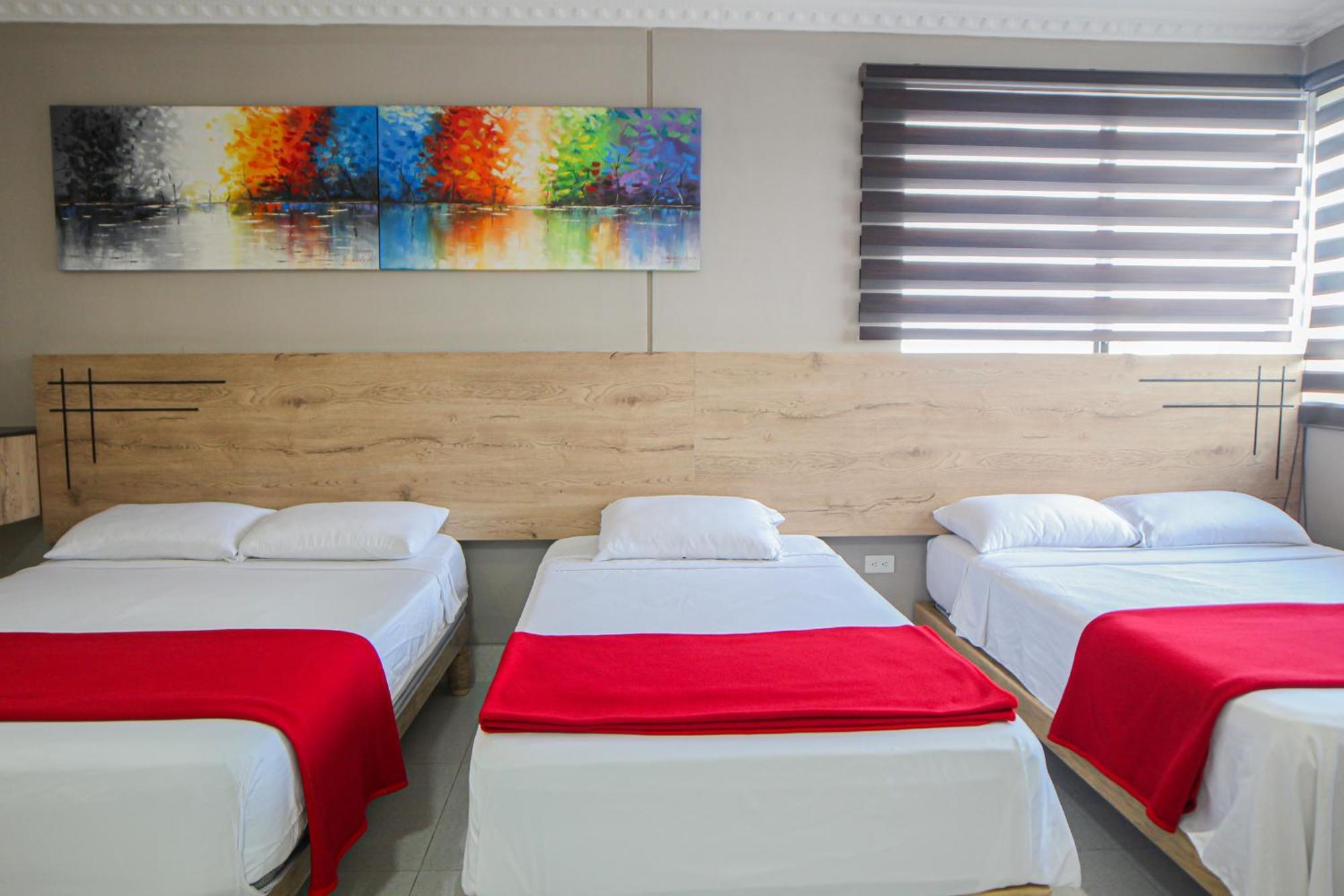 Hotel Murali - Cerca Del Aeropuerto De Гуаякуил Екстериор снимка
