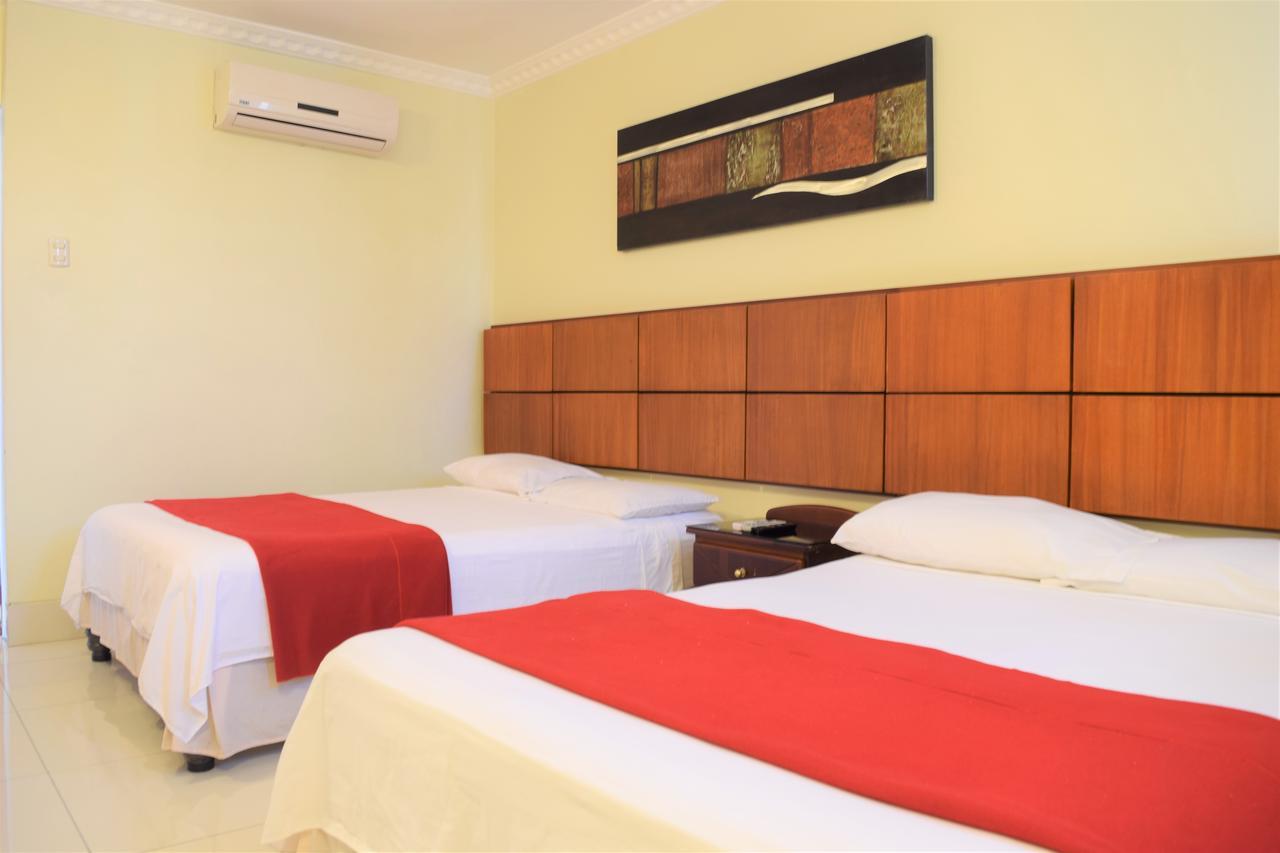 Hotel Murali - Cerca Del Aeropuerto De Гуаякуил Екстериор снимка