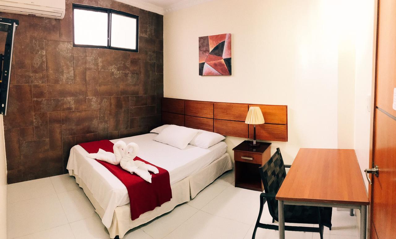 Hotel Murali - Cerca Del Aeropuerto De Гуаякуил Екстериор снимка