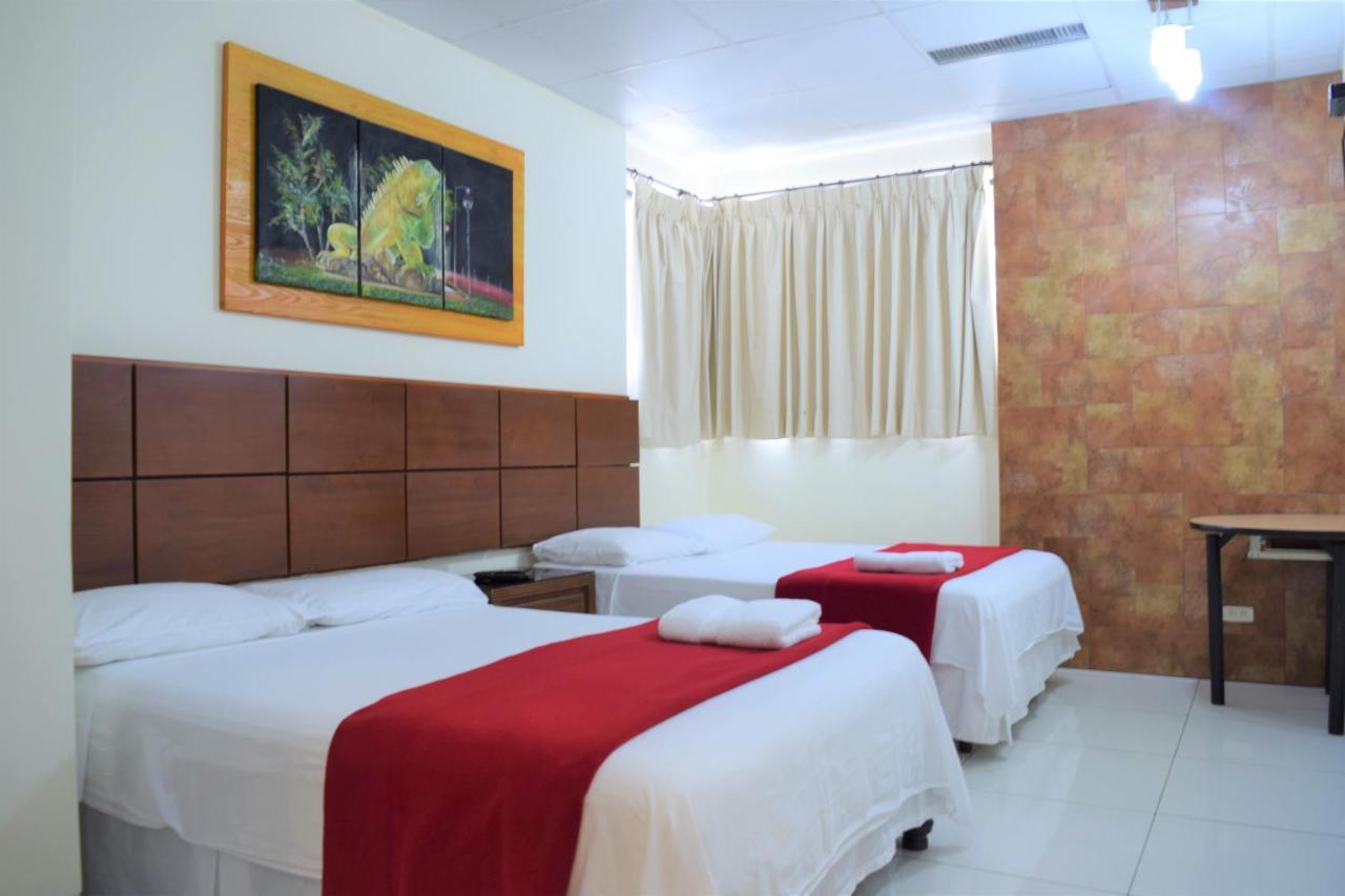 Hotel Murali - Cerca Del Aeropuerto De Гуаякуил Екстериор снимка